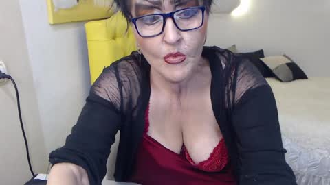 sondrariddle online show from 02/08/25, 11:13