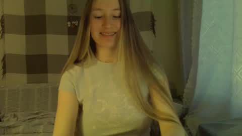 Snapshot of song_to_the_siren chatting on 12/02/24, 10:39 Mary online show from 12/02/24, 10:39