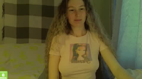 Snapshot of song_to_the_siren chatting on 12/12/24, 10:45 Mary online show from 12/12/24, 10:45