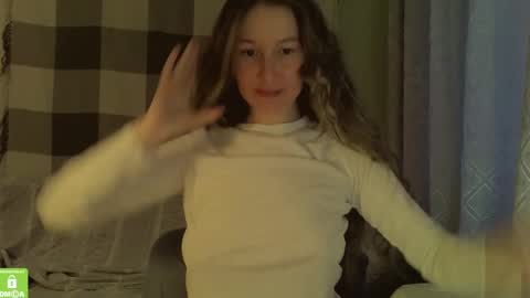 Snapshot of song_to_the_siren chatting on 01/16/25, 12:31 Mary online show from 01/16/25, 12:31