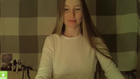 Snapshot of song_to_the_siren chatting on 01/23/25, 02:07 Mary online show from 01/23/25, 02:07