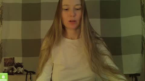 Snapshot of song_to_the_siren chatting on 02/03/25, 11:09 Mary online show from 02/03/25, 11:09