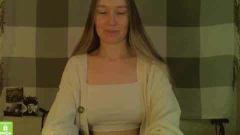 Snapshot of song_to_the_siren chatting on 02/13/25, 01:26 Mary online show from 02/13/25, 01:26