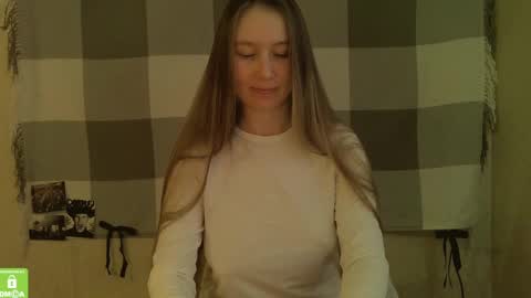 Snapshot of song_to_the_siren chatting on 02/23/25, 09:33 Mary online show from 02/23/25, 09:33