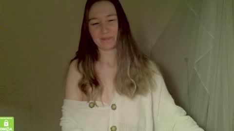 Snapshot of song_to_the_siren chatting on 11/29/25, 02:20 Mary online show from 11/29/25, 02:20