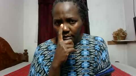 Snapshot of sonia3050 chatting on 12/15/25, 07:23 sonia3050 online show from 12/15/25, 07:23