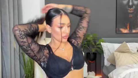 Sonia  Rey online show from 11/20/25, 07:24