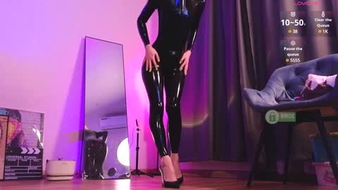 Snapshot of sonia__rose chatting on 02/04/25, 04:08 Sonia online show from 02/04/25, 04:08