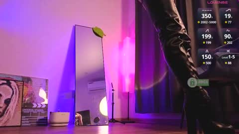 Snapshot of sonia__rose chatting on 02/14/25, 07:12 Sonia online show from 02/14/25, 07:12