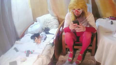 Snapshot of soniahiddencd chatting on 02/01/26, 11:36 SoniaHiddenCD online show from 02/01/26, 11:36