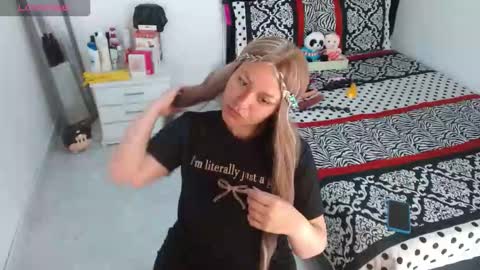 sonialatin69 online show from 10/21/25, 12:17