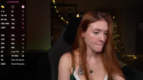 Snapshot of sonic_porn chatting on 12/17/25, 04:02 sonic_porn online show from 12/17/25, 04:02