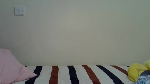 sonnia02 online show from 10/16/25, 04:02