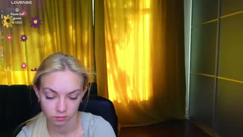 Snapshot of sonnysofia chatting on 05/25/26, 05:35 Sonya online show from 05/25/26, 05:35