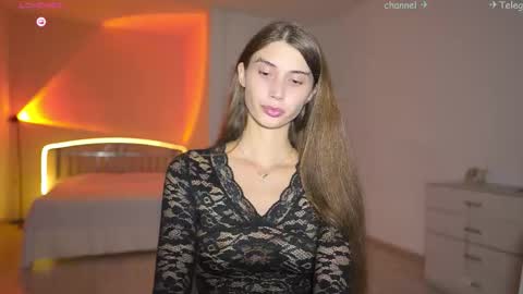 Snapshot of sony_play chatting on 09/14/25, 05:01 Sony online show from 09/14/25, 05:01