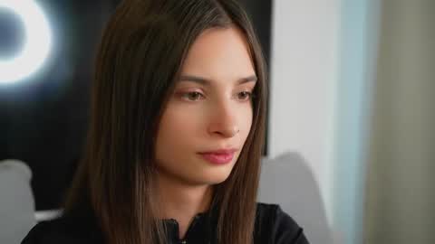 Eva 3 online show from 09/25/25, 09:13