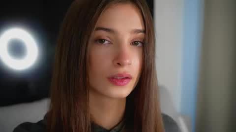 Eva 3 online show from 10/06/25, 09:18