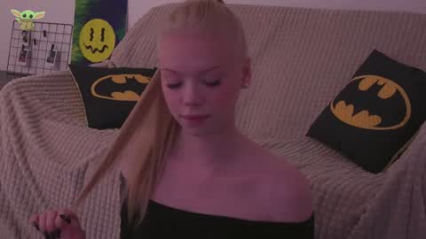 Snapshot of sonyaplush chatting on 12/10/24, 09:11 Sonya Instagram Twitter sonyaplushgirl OnlyFans sonyaplush online show from 12/10/24, 09:11