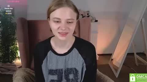 Snapshot of sookonstellita chatting on 05/20/26, 12:28 Litta online show from 05/20/26, 12:28