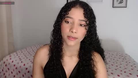 Snapshot of sophi_baby chatting on 10/23/25, 05:18 Sophi baby online show from 10/23/25, 05:18