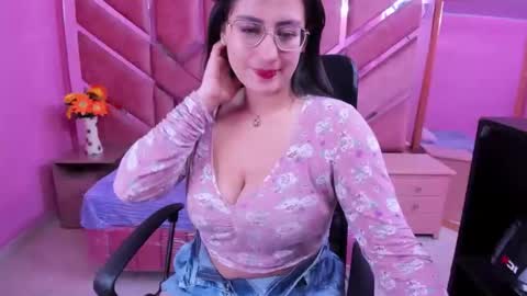Snapshot of sophi_hardd chatting on 04/04/26, 03:42 sophi_hardd online show from 04/04/26, 03:42