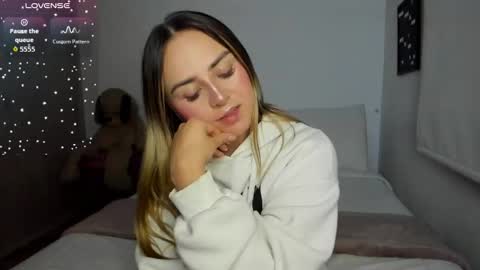 Snapshot of sophi_moreno chatting on 02/11/26, 01:54 Sofi online show from 02/11/26, 01:54