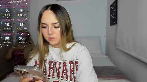 Snapshot of sophi_moreno chatting on 03/12/26, 12:50 Sofi online show from 03/12/26, 12:50