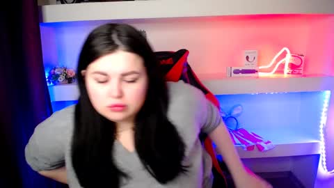 sophia__olsen online show from 01/17/25, 06:36