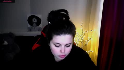 sophia__olsen online show from 02/18/25, 11:33