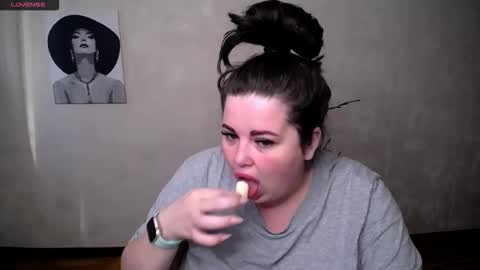 sophia__olsen online show from 09/16/25, 05:41