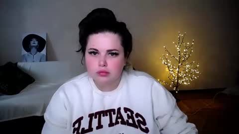 sophia__olsen online show from 06/15/26, 10:17