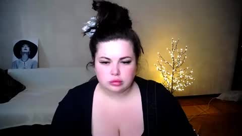 sophia__olsen online show from 06/16/26, 05:21