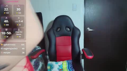 Snapshot of sophia_arevalo_ chatting on 10/29/25, 01:52 Sophia online show from 10/29/25, 01:52