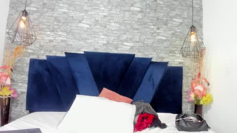 Snapshot of sophia_brunett chatting on 11/25/25, 12:16 Sophia online show from 11/25/25, 12:16