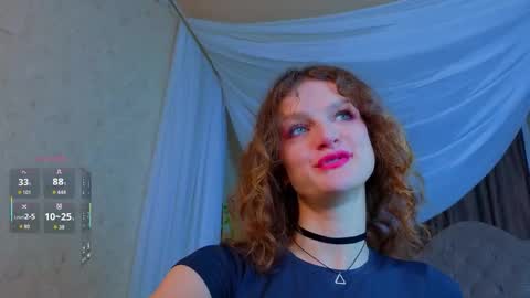 Snapshot of sophia_dreamy chatting on 10/10/25, 01:26 Sophia online show from 10/10/25, 01:26