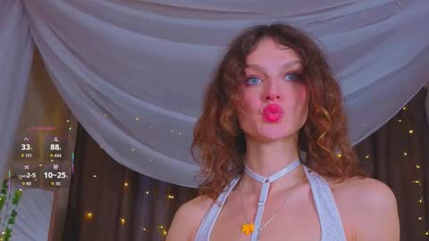 Snapshot of sophia_dreamy chatting on 10/16/25, 01:28 Sophia online show from 10/16/25, 01:28