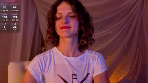 Sophia online show from 12/19/25, 01:23