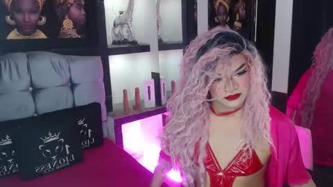 sophia_hott01 online show from 09/26/25, 12:09