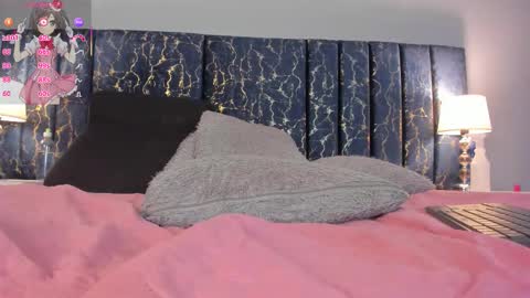 Snapshot of sophia_lemos chatting on 10/28/25, 01:47 Sofia online show from 10/28/25, 01:47