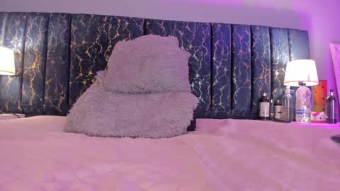 Snapshot of sophia_lemos chatting on 11/13/25, 01:32 Sofia online show from 11/13/25, 01:32