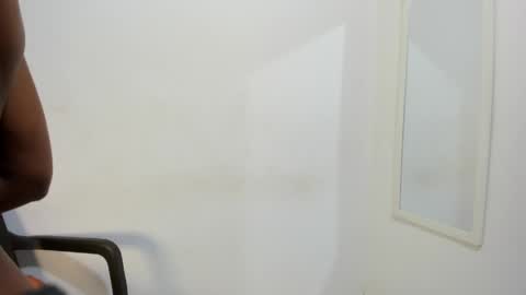 sophia_moons_ online show from 04/30/26, 05:36