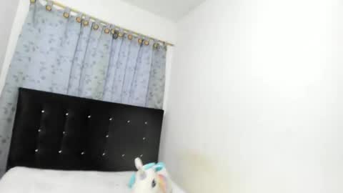 Snapshot of sophia_moons_ chatting on 05/24/26, 11:15 sophia_moons_ online show from 05/24/26, 11:15