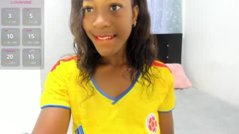 Snapshot of sophia_moons_ chatting on 07/04/26, 11:27 sophia_moons_ online show from 07/04/26, 11:27