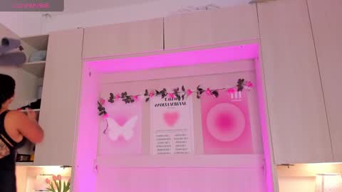  S O P H I A  online show from 02/01/25, 11:43