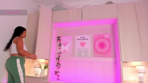  S O P H I A  online show from 02/07/25, 11:45