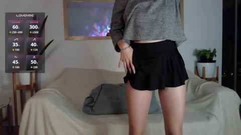 Snapshot of sophia_whispers chatting on 10/26/25, 03:23 Sophia online show from 10/26/25, 03:23