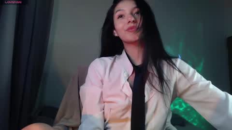 Snapshot of sophia_whispers chatting on 05/11/26, 05:02 Sophia online show from 05/11/26, 05:02