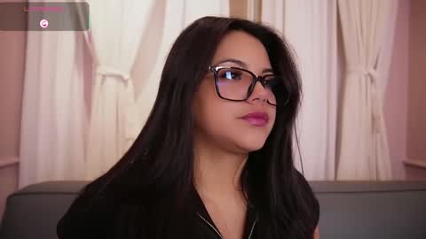 Snapshot of sophia_wilsonn_ chatting on 10/23/25, 11:09 Sofi online show from 10/23/25, 11:09