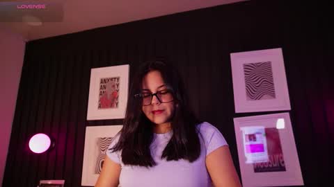 Snapshot of sophia_wilsonn_ chatting on 03/26/26, 10:54 Sofi online show from 03/26/26, 10:54