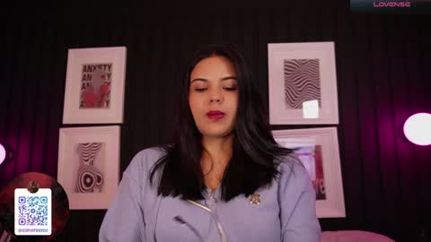 Snapshot of sophia_wilsonn_ chatting on 04/07/26, 10:37 Sofi online show from 04/07/26, 10:37